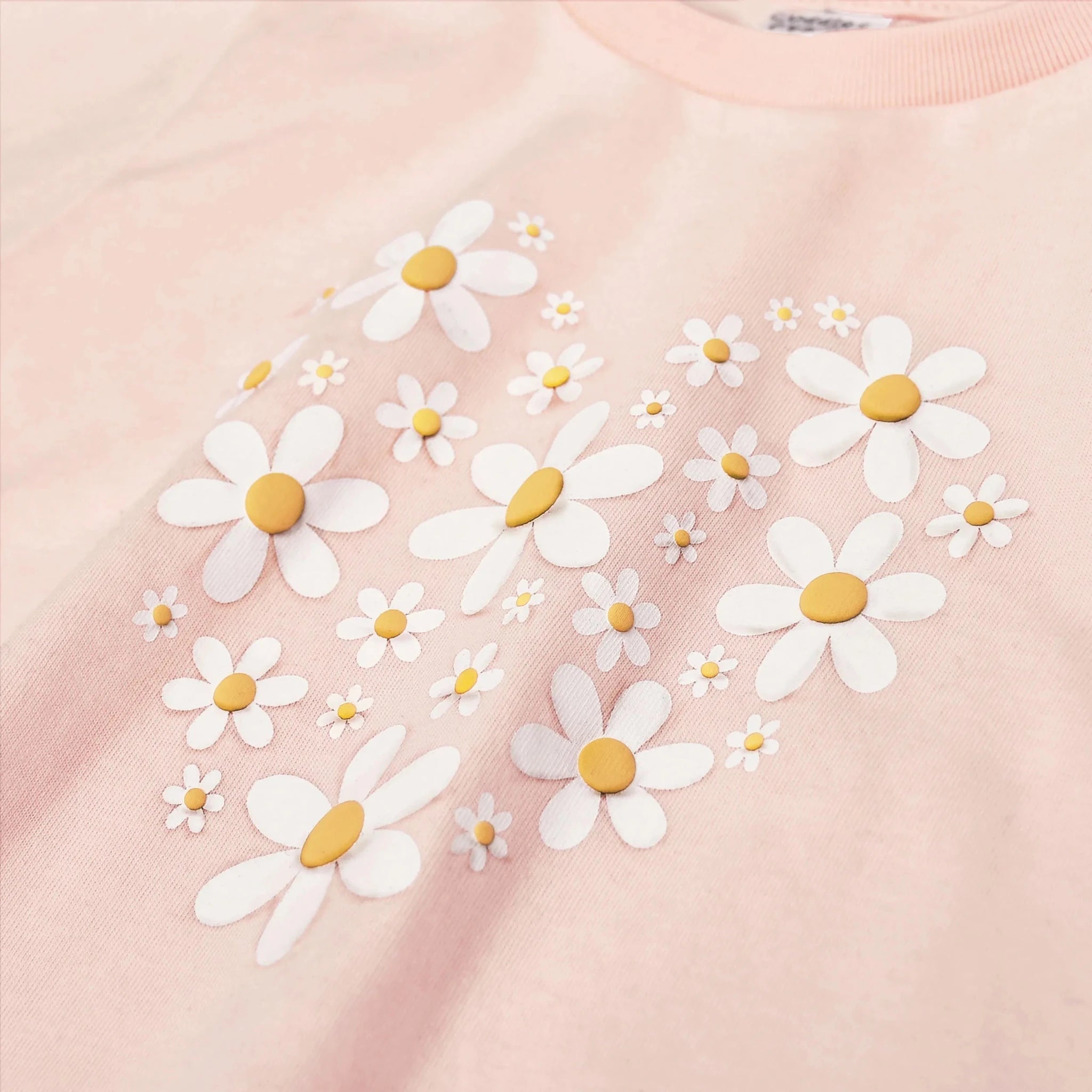 Graphic T-Shirt & Shorts Set (Heart)